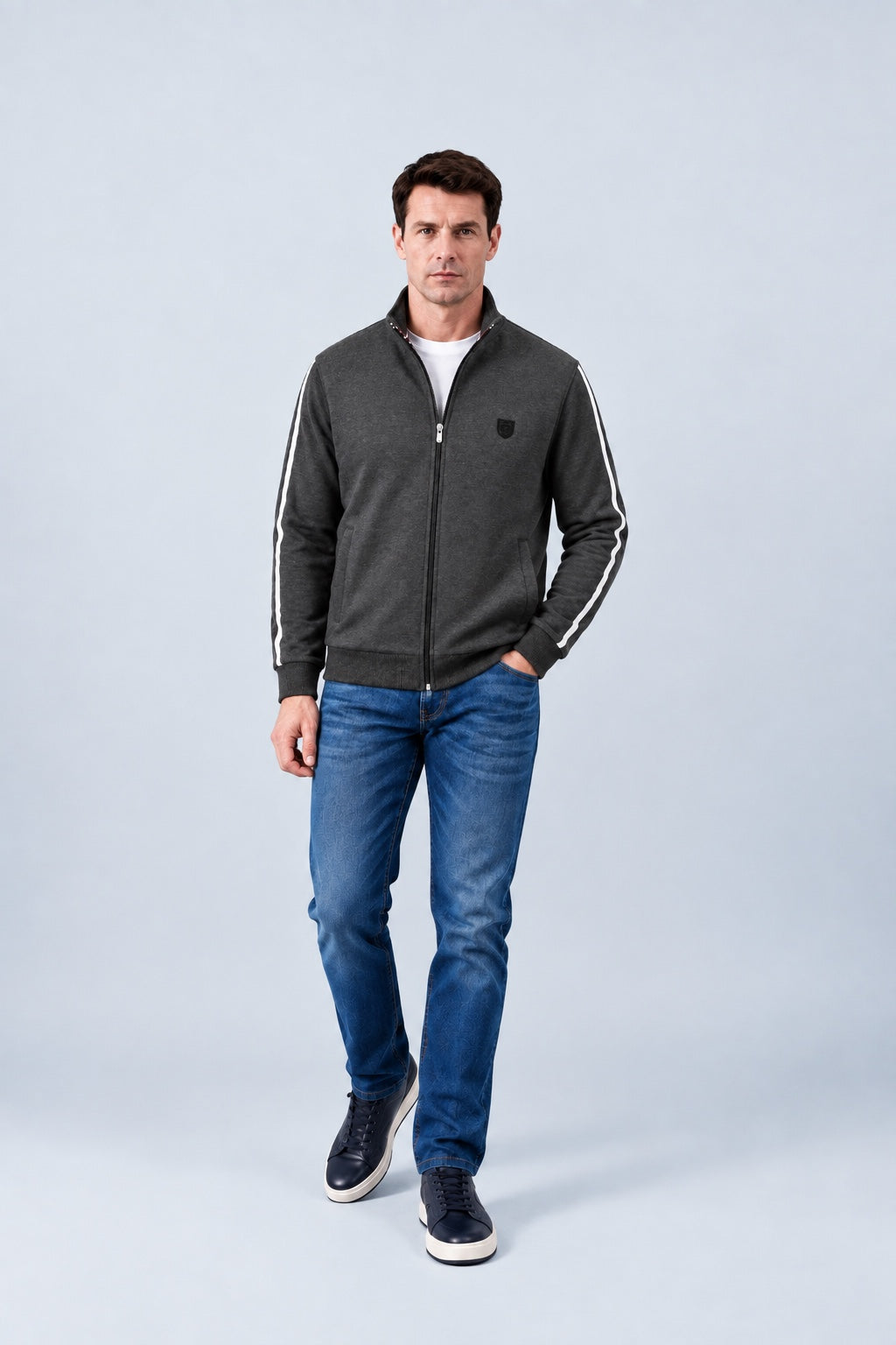 Sweat‑Jacke mit Stehkragen und Kontraststreifen in anthra mel.