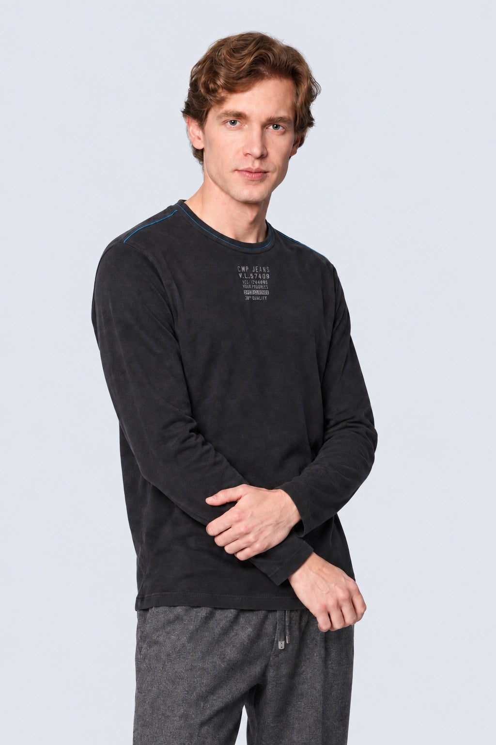 Langarm‑T‑Shirt aus Modal‑Baumwoll‑Mix mit Rundhalsausschnitt in black, Ansicht 2