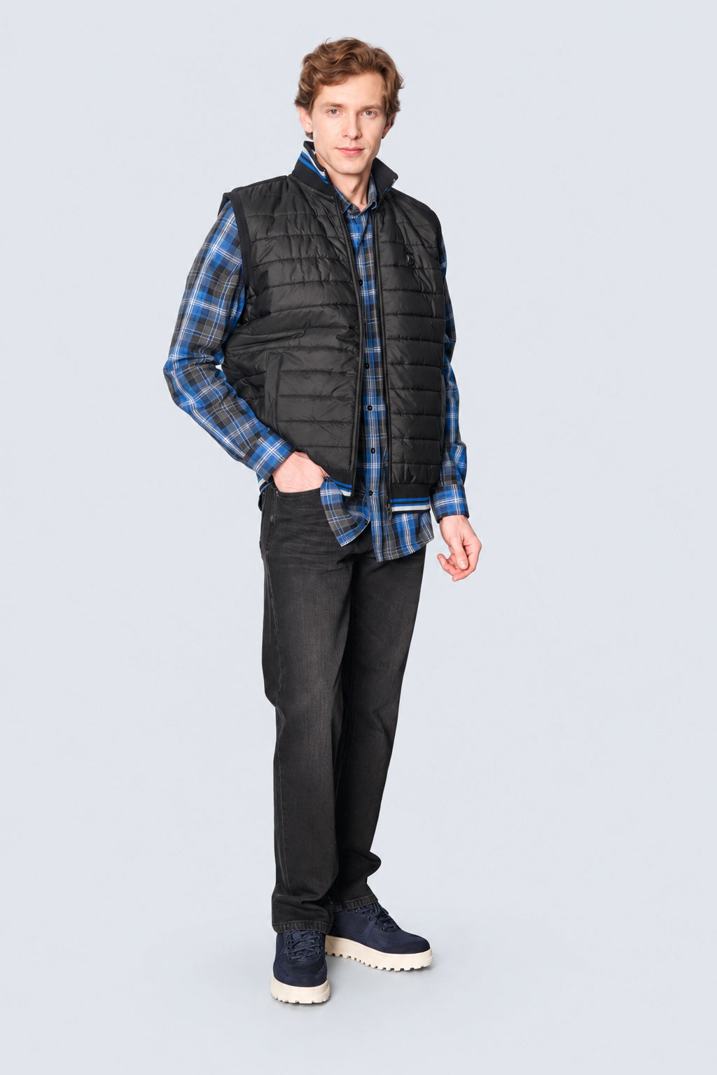 Steppweste aus Polyester mit Stehkragen und Kontrastdetails in black