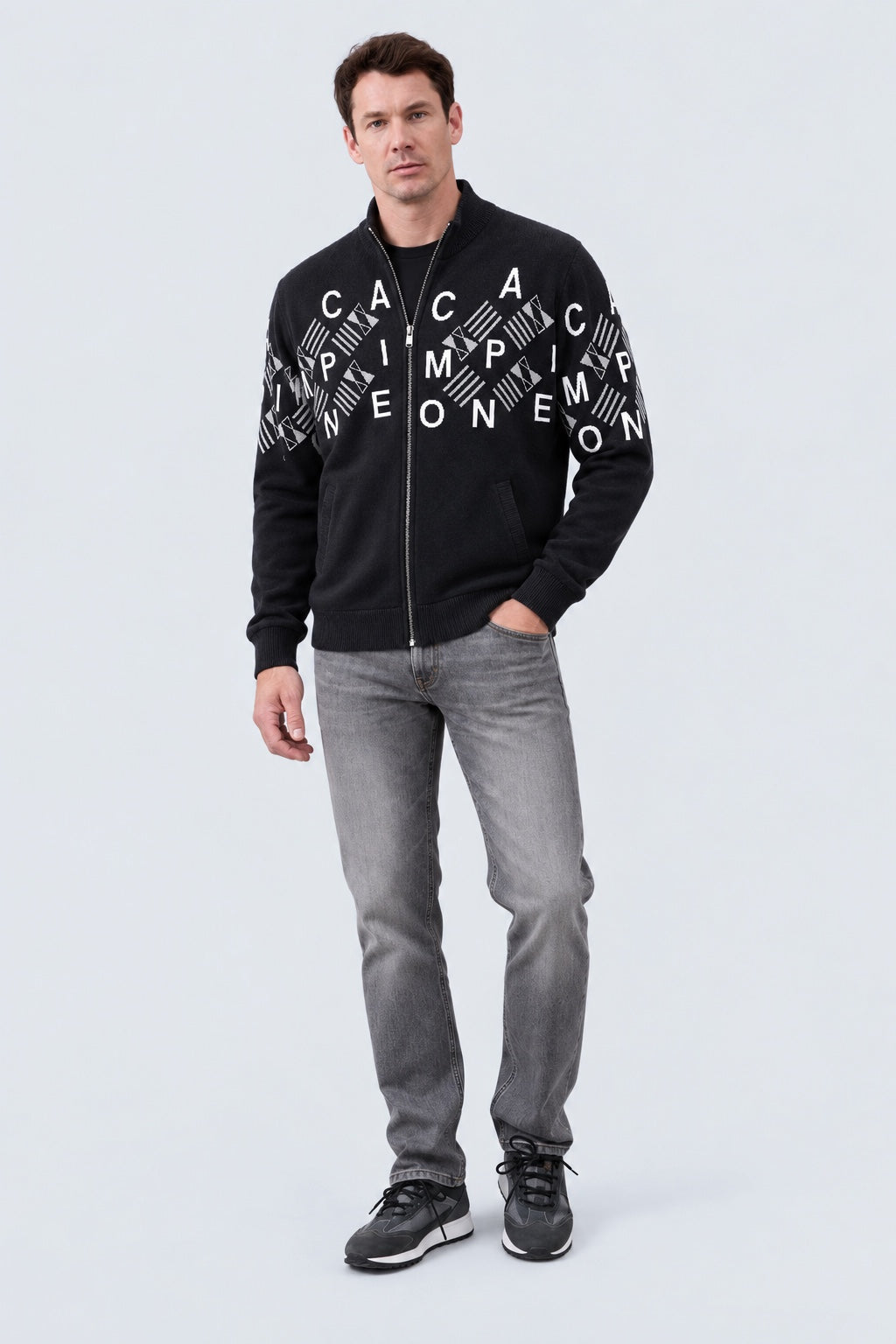 Strickjacke aus Polyamid mit grafischem Logo‑Design in black combi 1