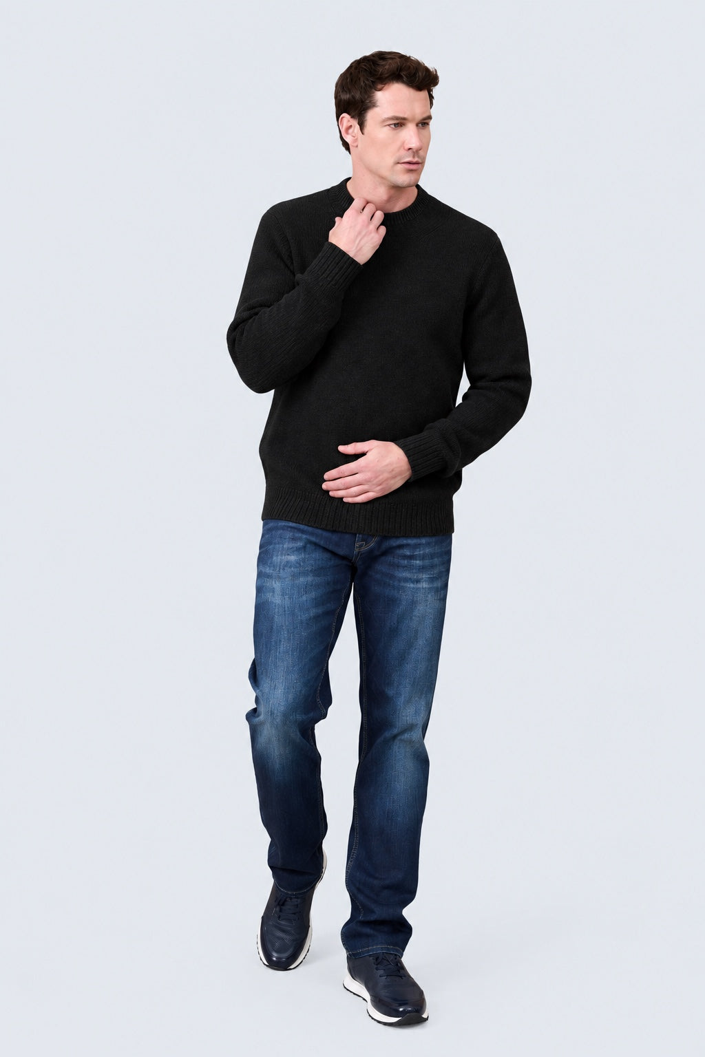 Pullover aus Baumwoll-Acryl-Mix mit Rundhalsausschnitt in black, Ansicht 2