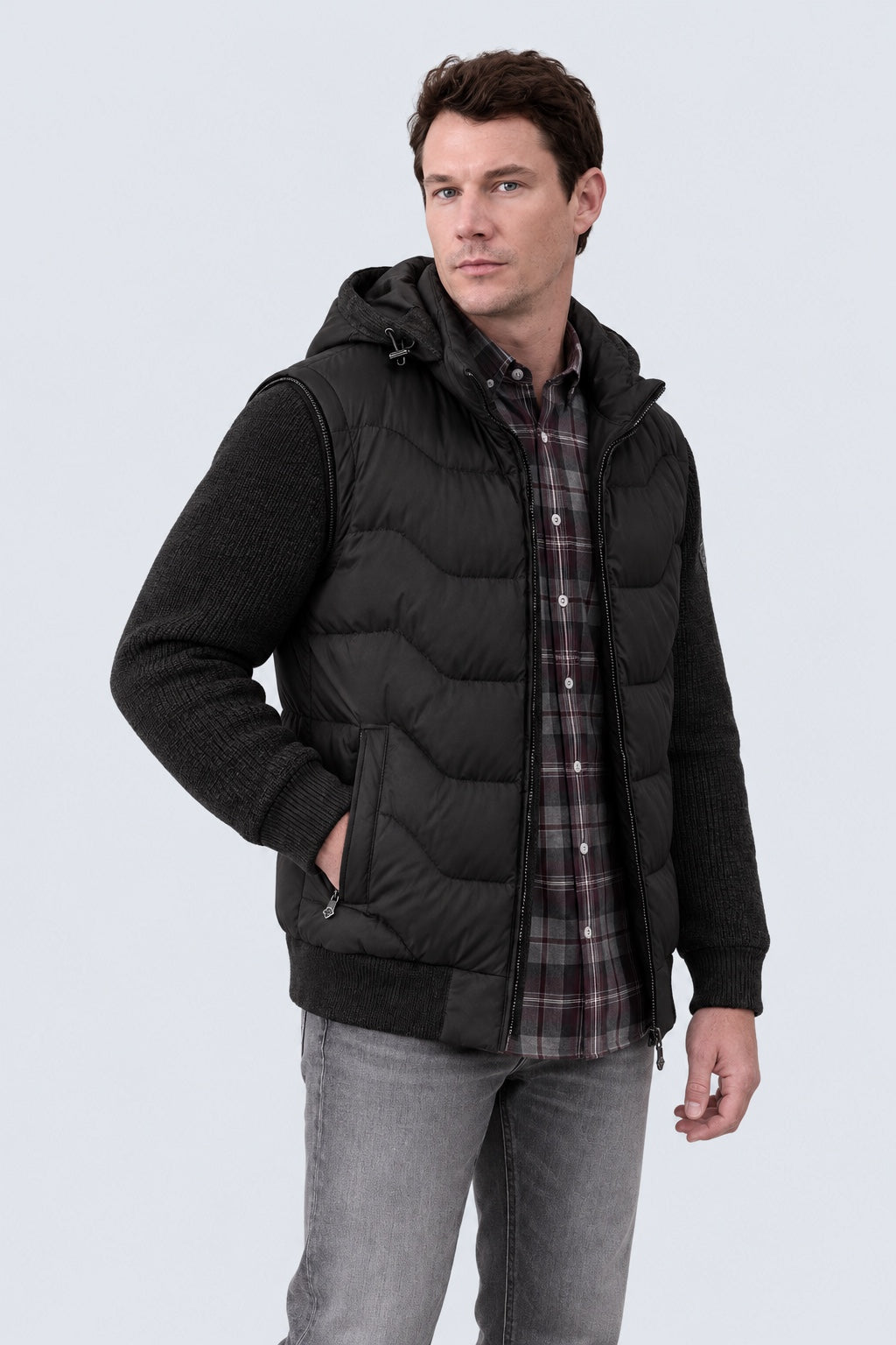 Jacke mit abnehmbaren Ärmeln und Kapuze in Steppoptik in black, Ansicht 2