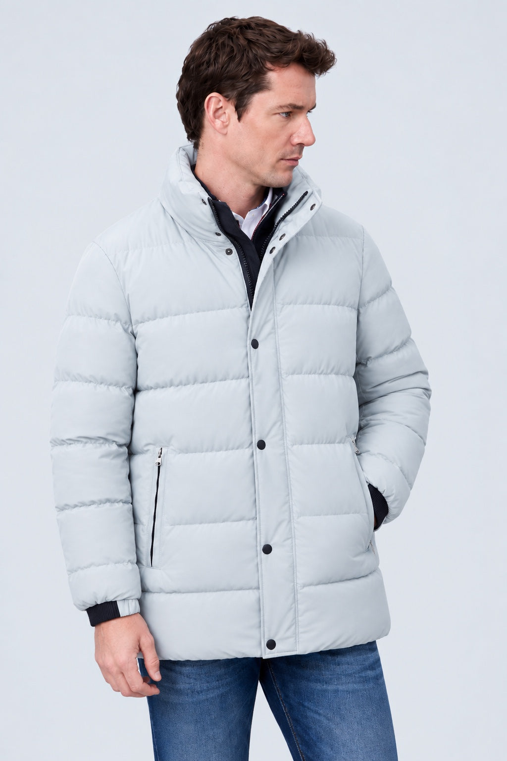 Puffer‑Jacke aus Polyester mit hohem Stehkragen in alu, Ansicht 2