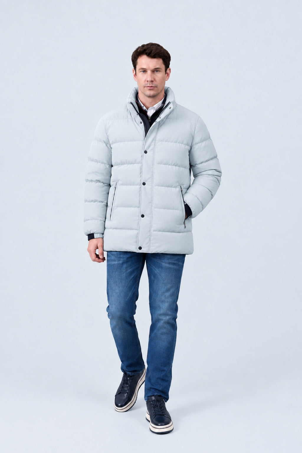 Puffer‑Jacke aus Polyester mit hohem Stehkragen in alu, Ansicht 3