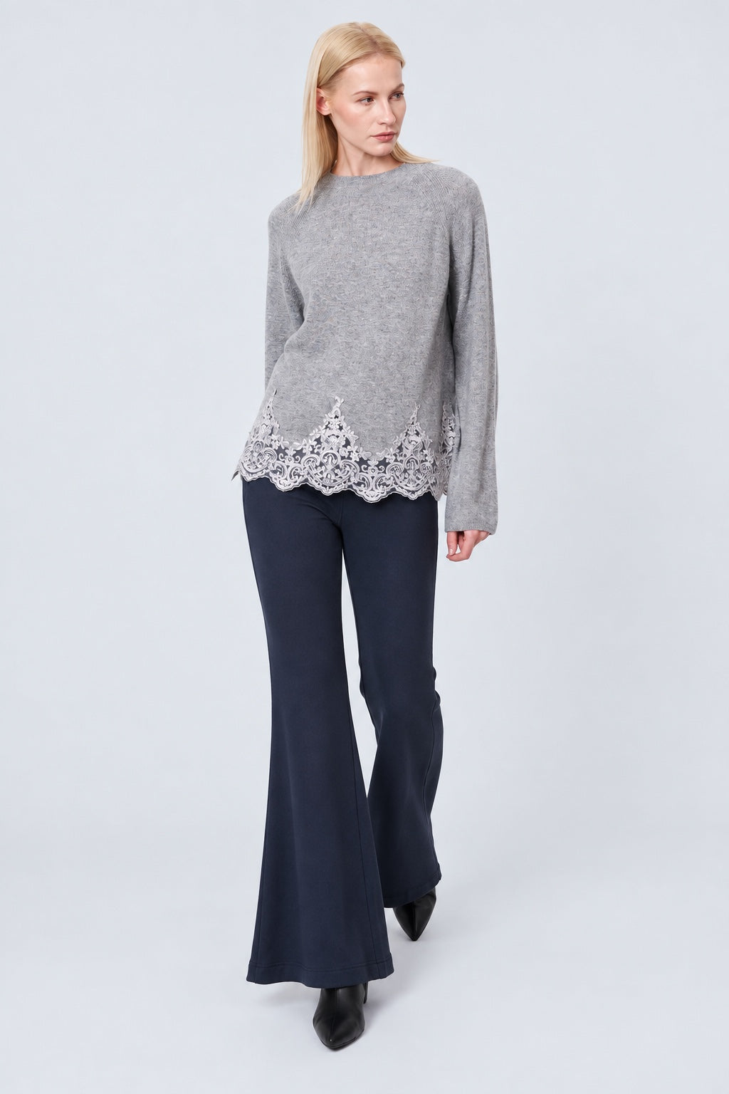 Sweat‑Hose aus Viskose‑Elasthan mit weitem Bein in navy, Ansicht 3