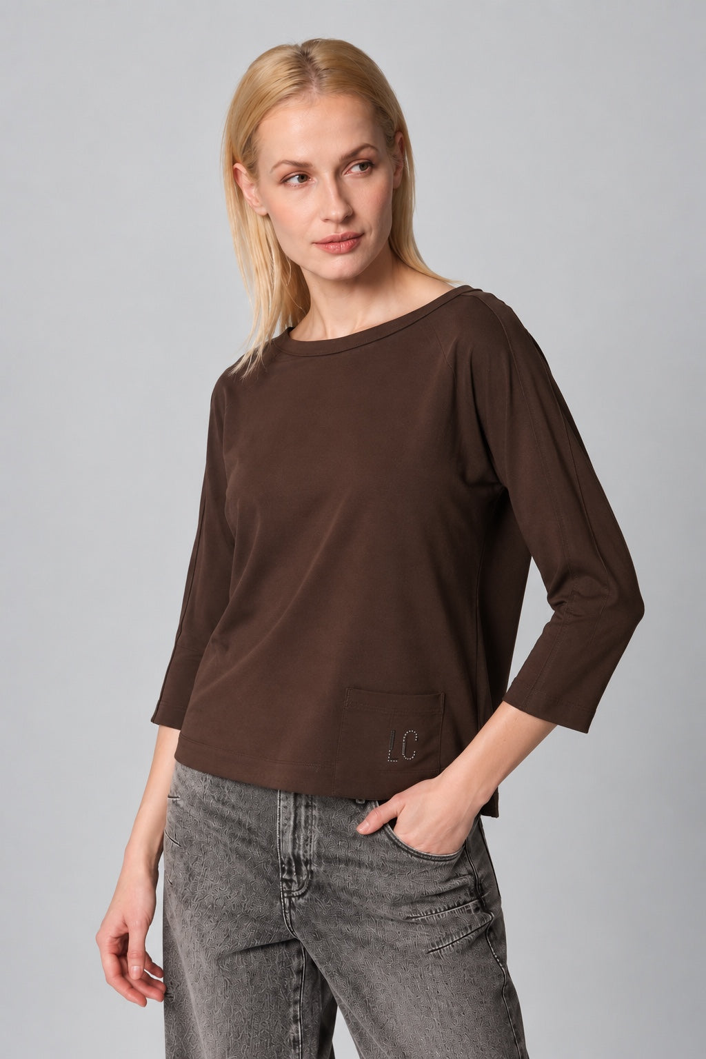 T‑Shirt aus Baumwoll‑Elasthan mit 3/4‑Arm und Logo‑Detail in brown, Ansicht 3