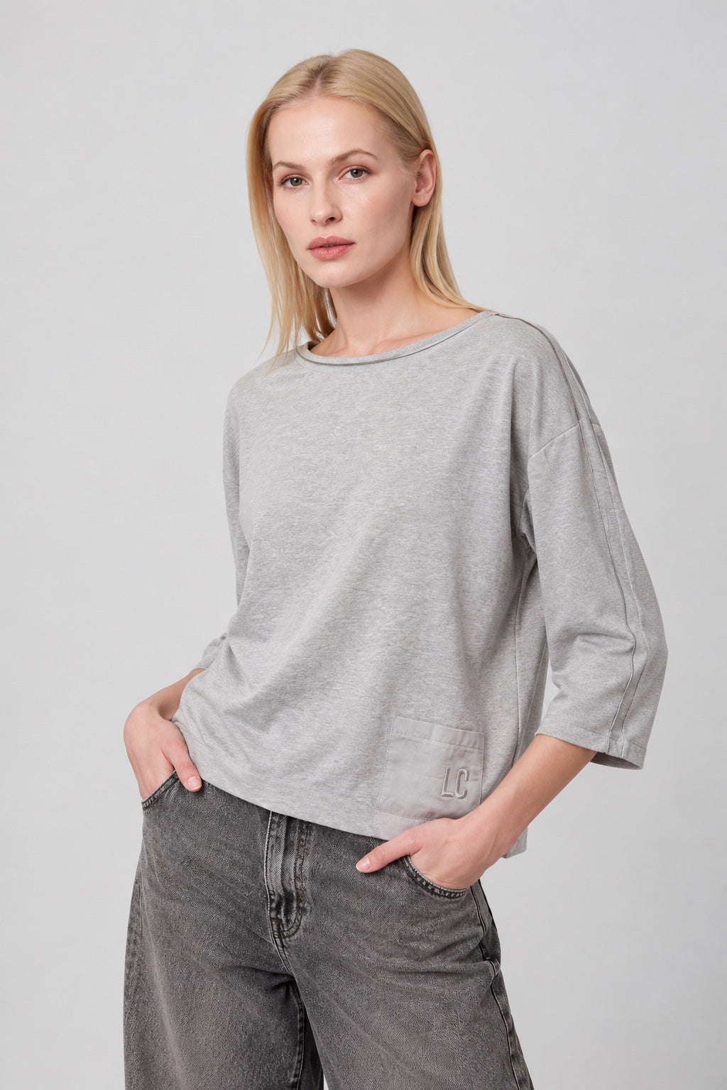 T‑Shirt aus Baumwoll‑Elasthan mit 3/4‑Arm und Logo‑Detail in grey mel, Ansicht 2