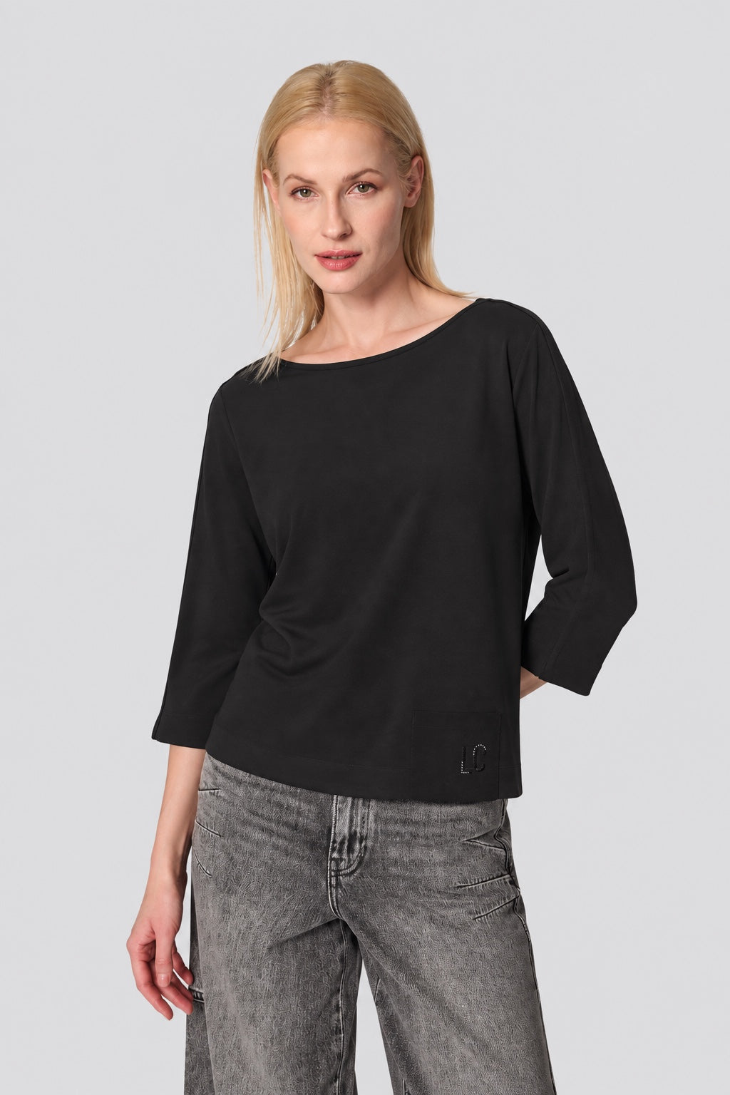 T‑Shirt aus Baumwoll‑Elasthan mit 3/4‑Arm und Logo‑Detail in black, Ansicht 3