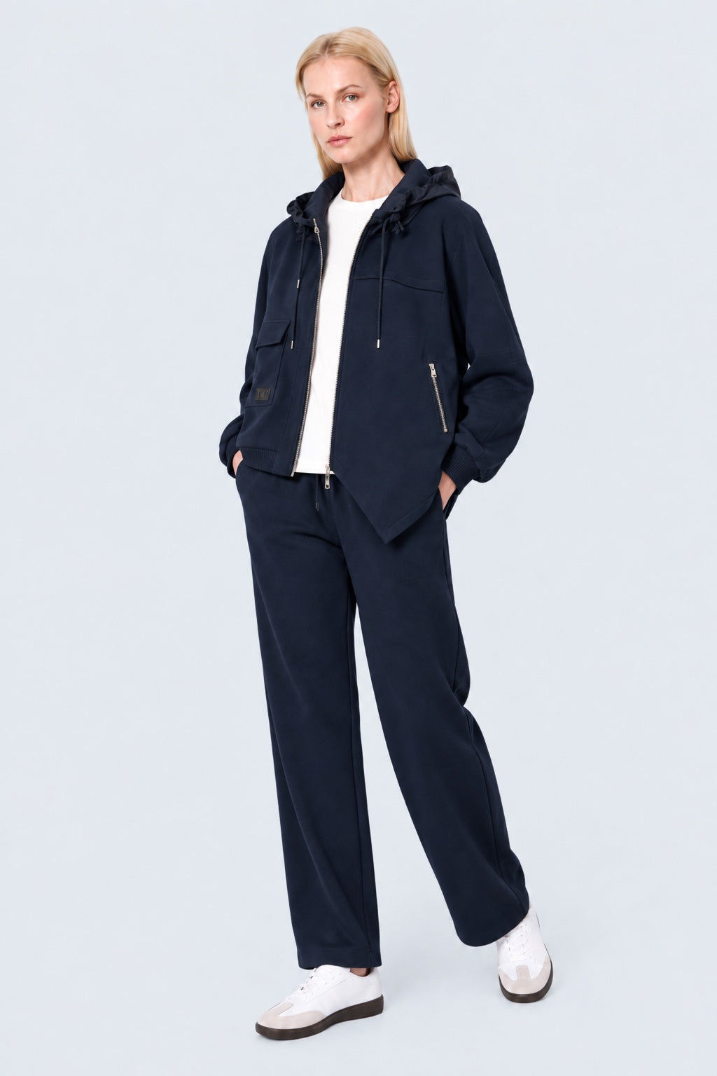 Sweat‑Jacke mit Kapuze und asymmetrischem Saum aus Baumwolle‑Modal‑Mix in navy