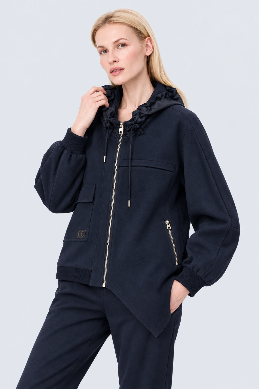 Sweat‑Jacke mit Kapuze und asymmetrischem Saum aus Baumwolle‑Modal‑Mix in navy, Ansicht 3