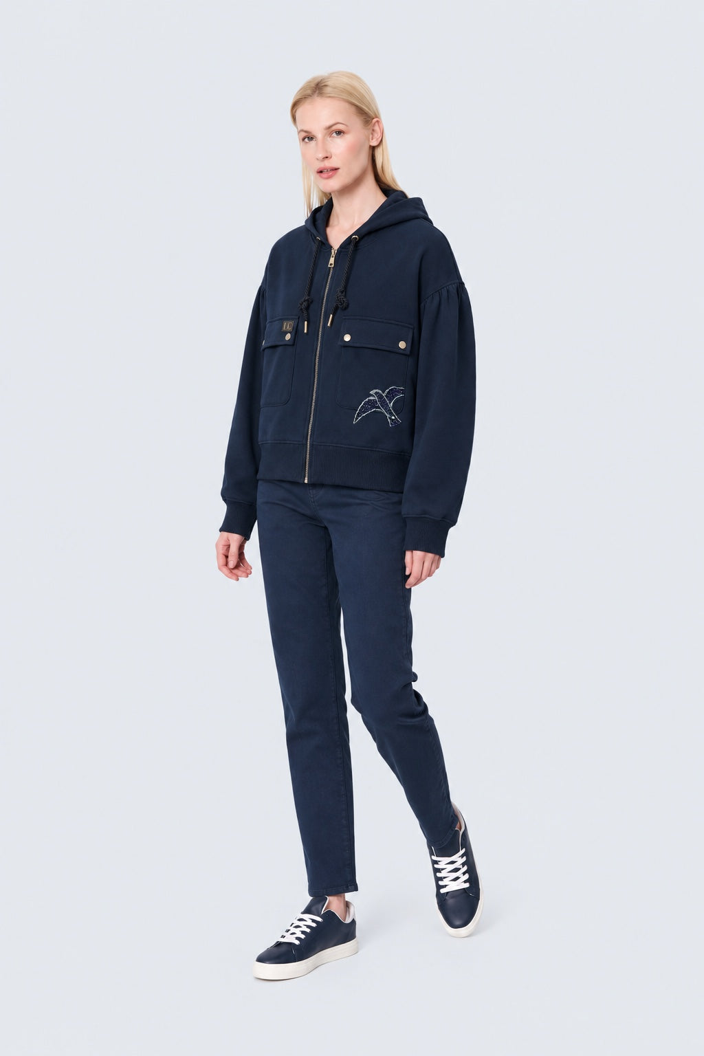 Sweat-Jacke mit Kapuze und Pattentaschen aus Baumwolle-Modal-Mix in navy