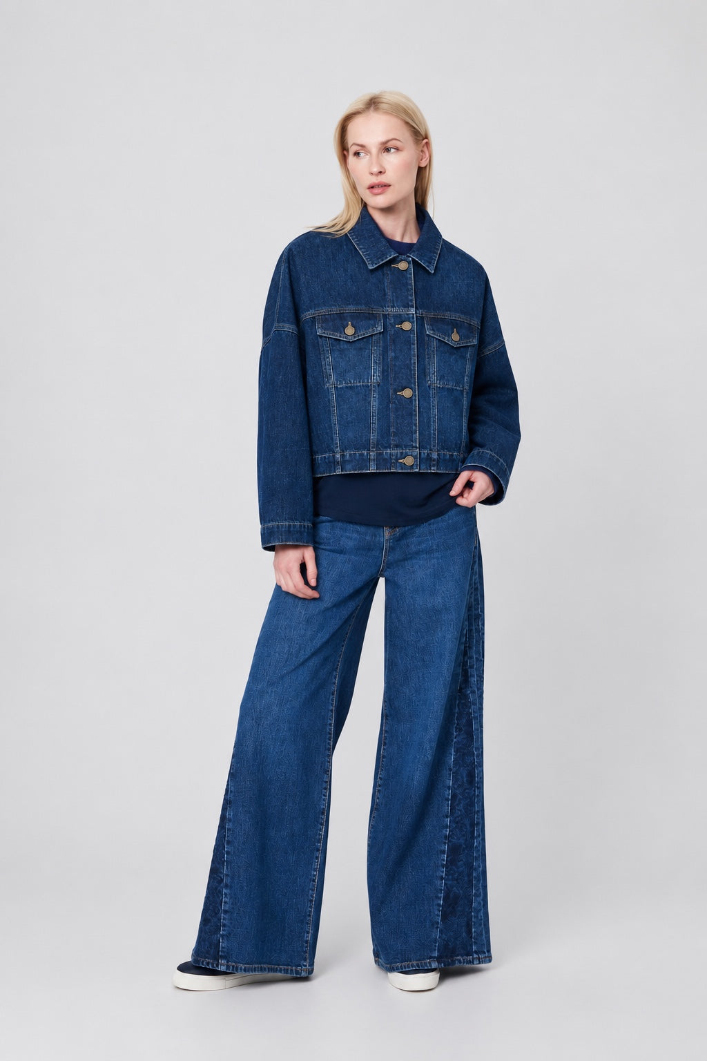 Ela Denim‑Jacke aus Bio‑Baumwolle mit Cropped‑Silhouette in denim
