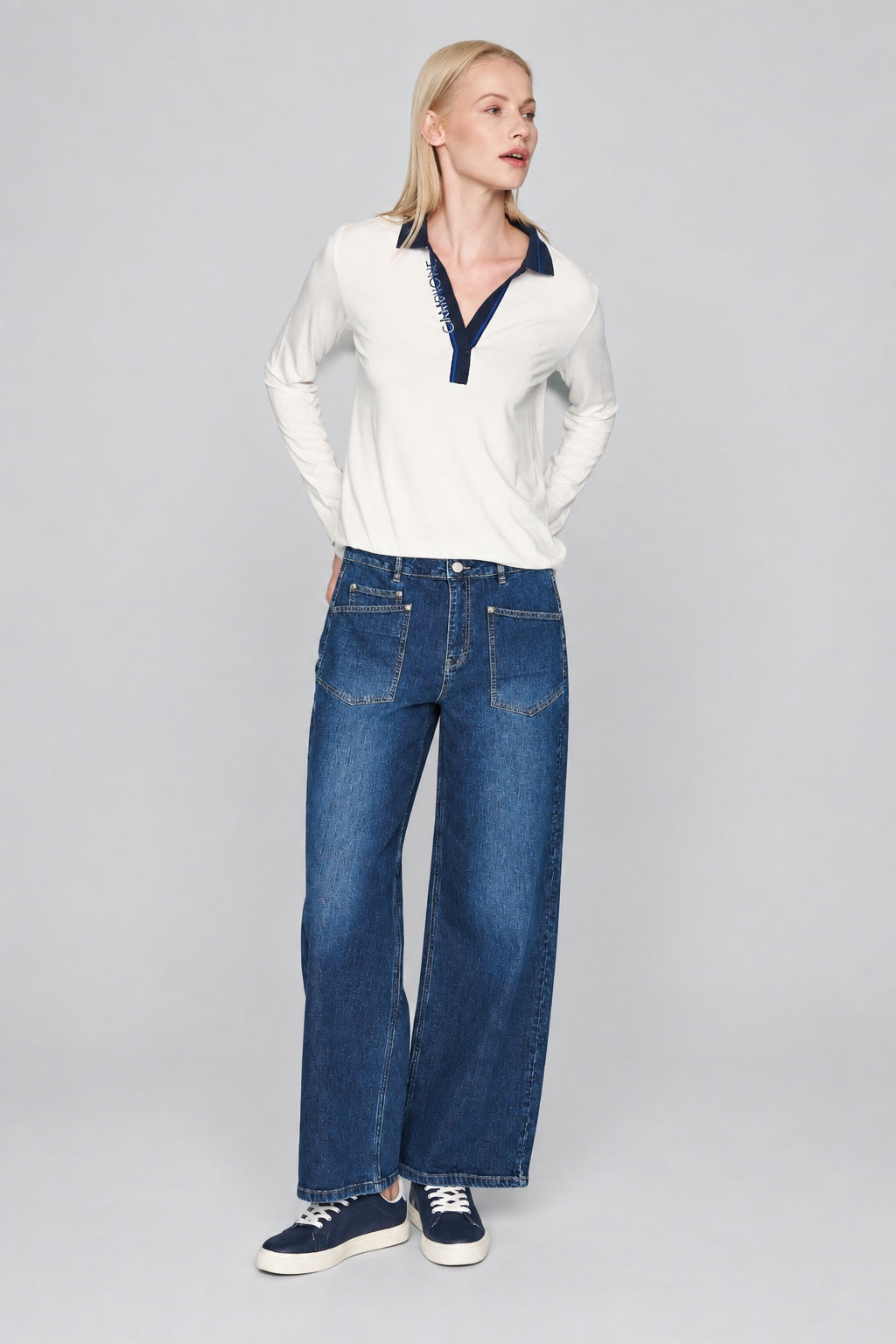 Elva Barrel Jeans aus Baumwolle mit hohem Bund und aufgesetzten Taschen in dark blue, Ansicht 3