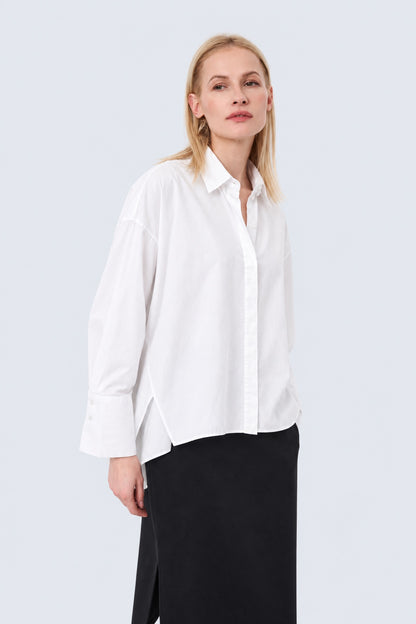 Bluse aus Lyocell-Baumwoll-Mix mit Oversize-Schnitt in white, Ansicht 4