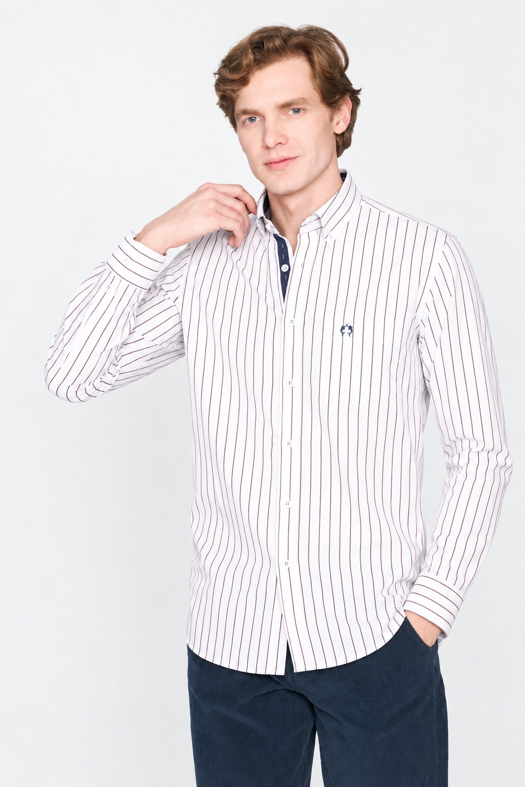 Button-Down-Hemd aus Baumwolle mit Streifenmuster und Kontrastdetails in white stripe 2