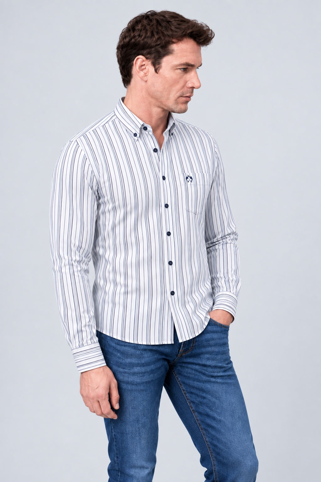 Button‑Down‑Hemd aus Baumwolle mit Streifenmuster und Brusttasche in camel stripe 1, Ansicht 3