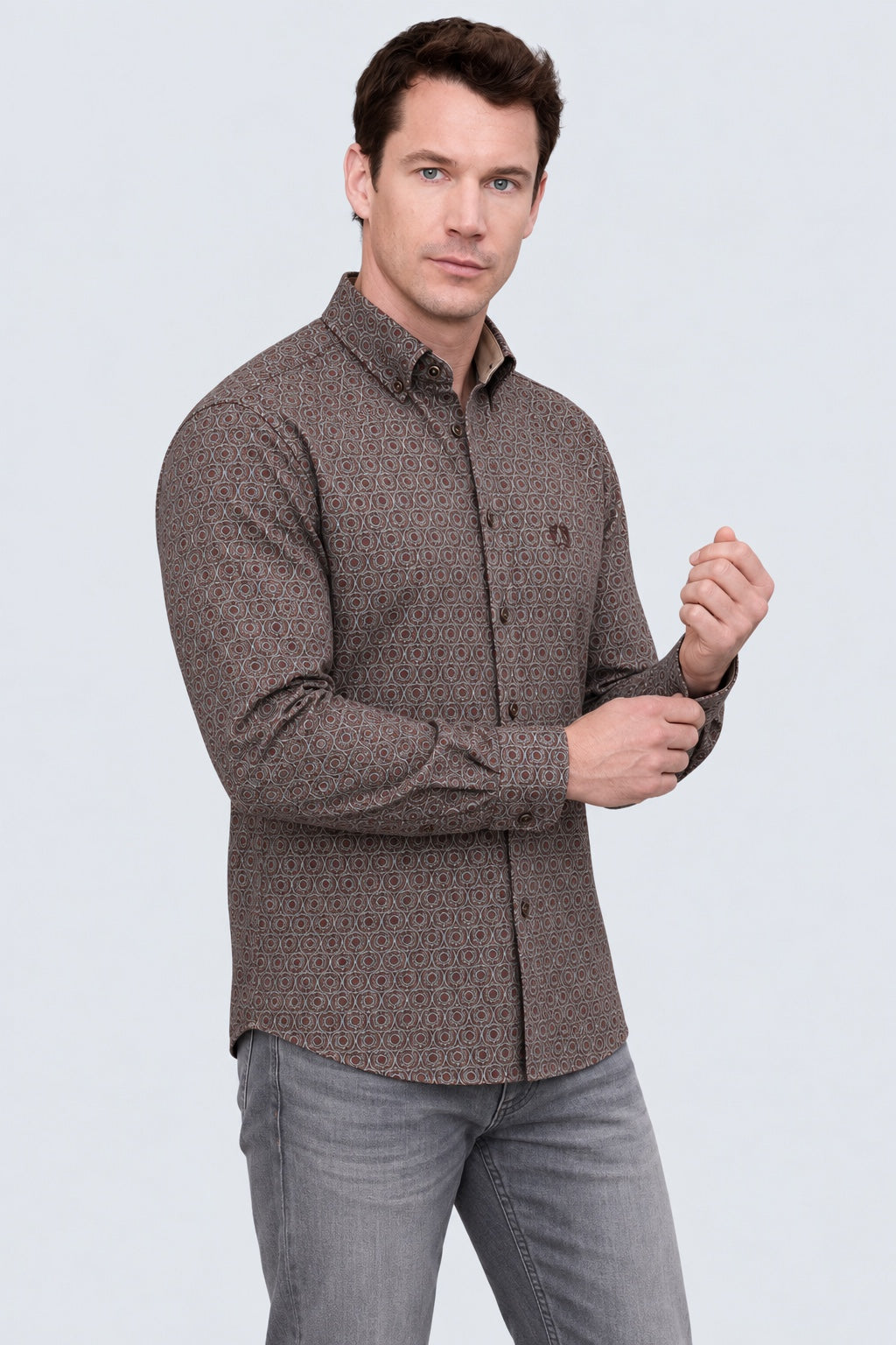 Button‑Down‑Hemd aus Baumwolle mit Allover‑Print in camel print 1, Ansicht 2
