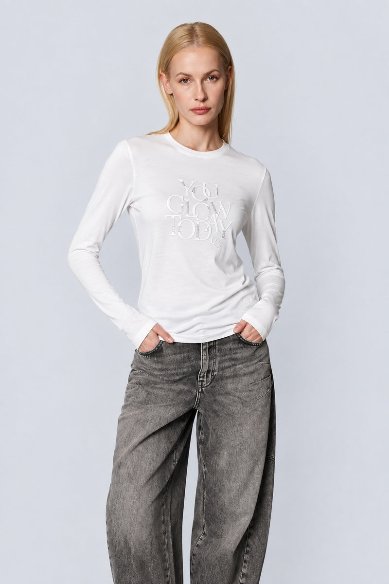 Langarm‑T‑Shirt aus Baumwolle‑Modal‑Mix mit Statement‑Print in off white