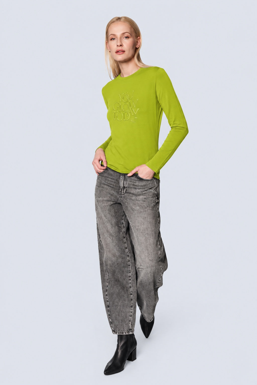 Langarm‑T‑Shirt aus Baumwolle‑Modal‑Mix mit Statement‑Print in green glow, Ansicht 2