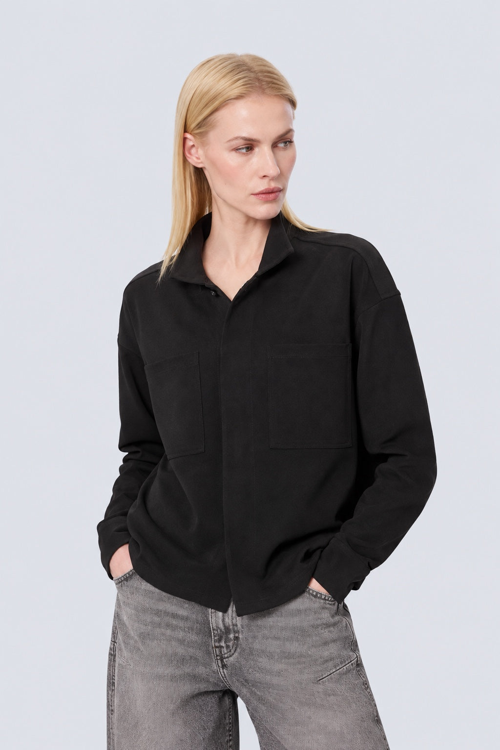 Sweat‑Jacke aus Baumwoll‑Mix mit Hemdkragen und Brusttaschen in black, Ansicht 3