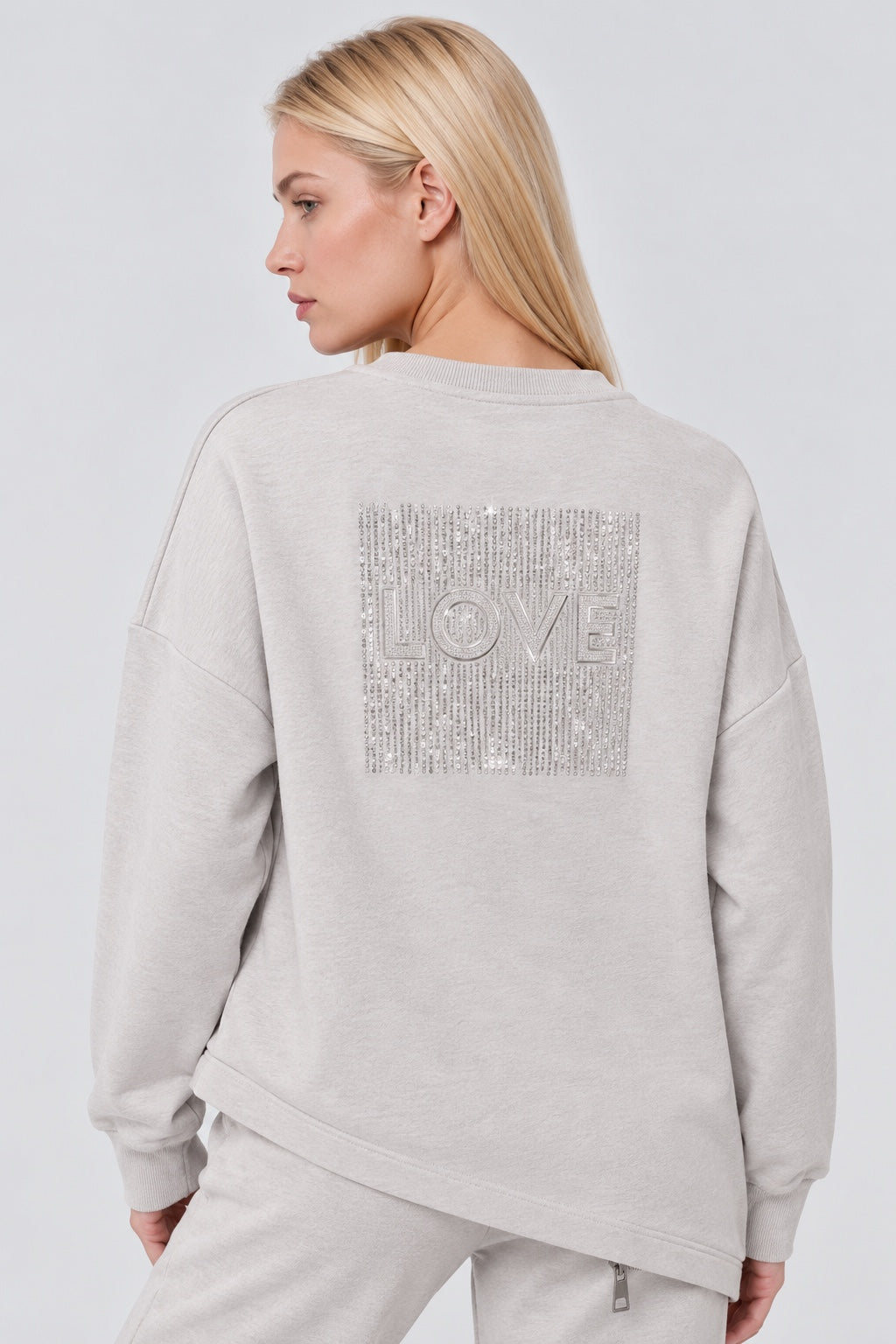 Sweatshirt aus Baumwoll‑Mix mit Strass‑Rückendetail und Layering‑Optik in off white, Ansicht 2