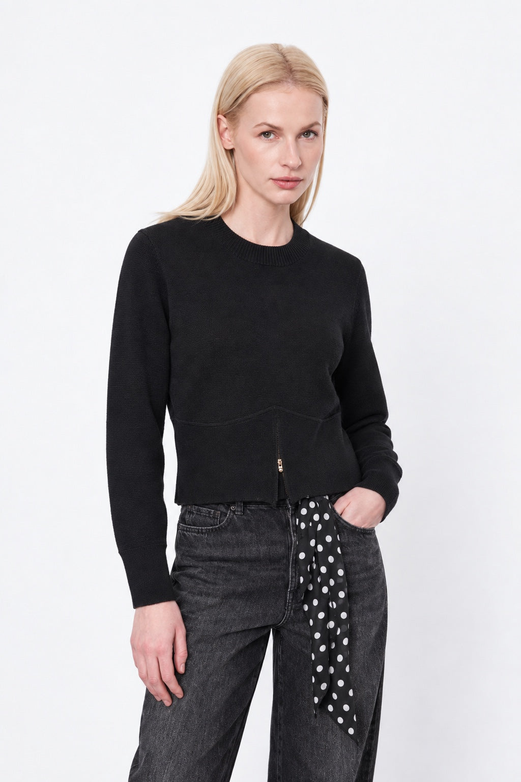 Feinstrick‑Pullover aus Viskose‑Polyamid‑Mix mit Reißverschlussdetail in black, Ansicht 3