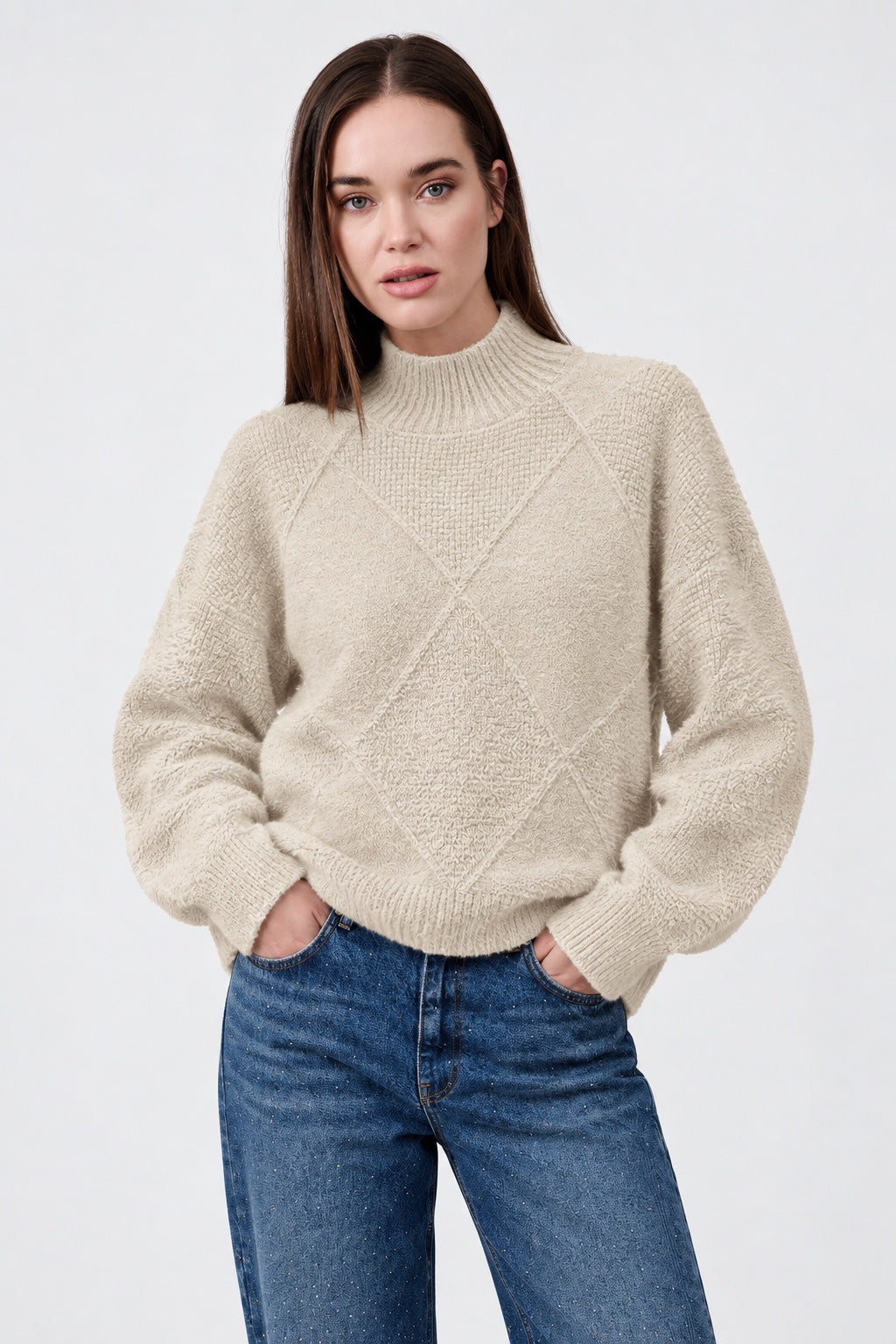 Strickpullover aus Polyamid mit Stehkragen und Strukturmuster in off white