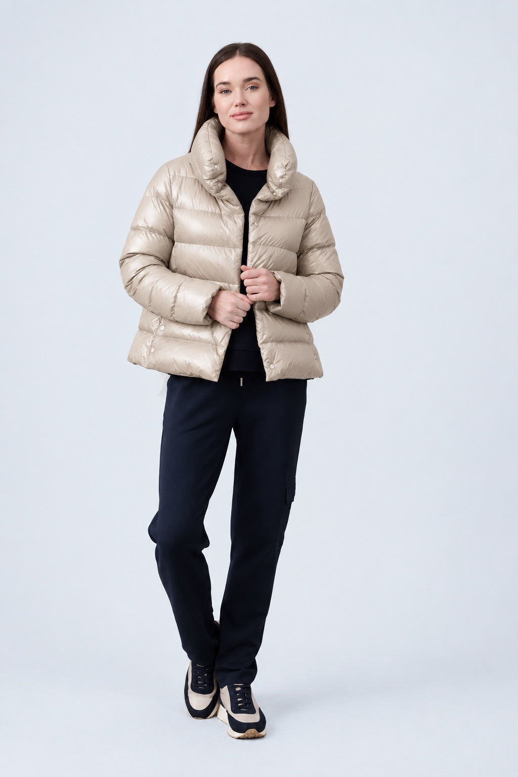 Steppjacke aus Polyamid mit Stehkragen in beige