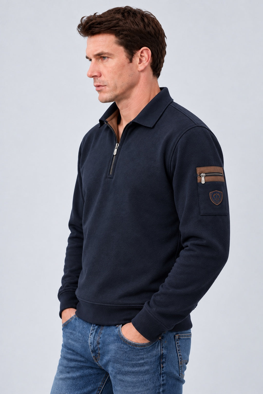 Sweat-Polo aus Viskose-Mix mit Reißverschluss und Ärmeltasche in navy, Ansicht 3