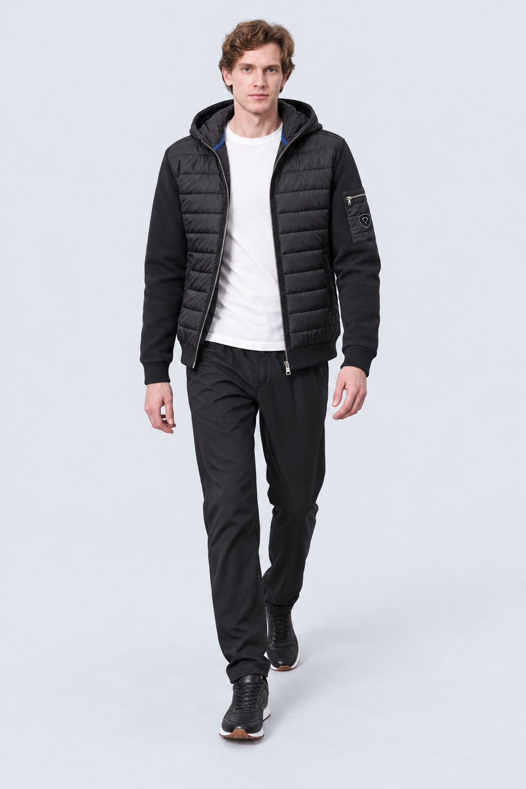 Kapuzenjacke in Steppoptik aus Polyester in black combi 1
