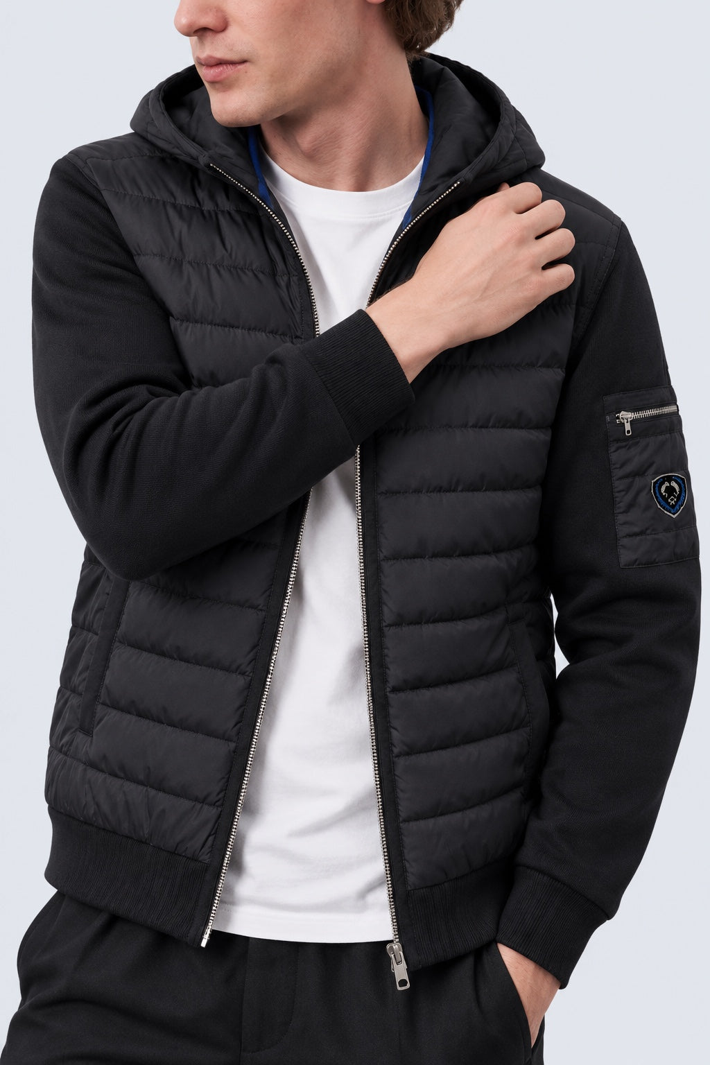 Kapuzenjacke in Steppoptik aus Polyester in black combi 1, Ansicht 3