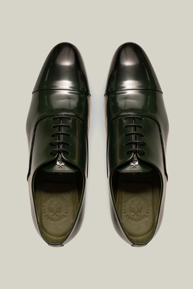 Elegant patent leather oxfords, 75% handmade, in black-red or dark green.