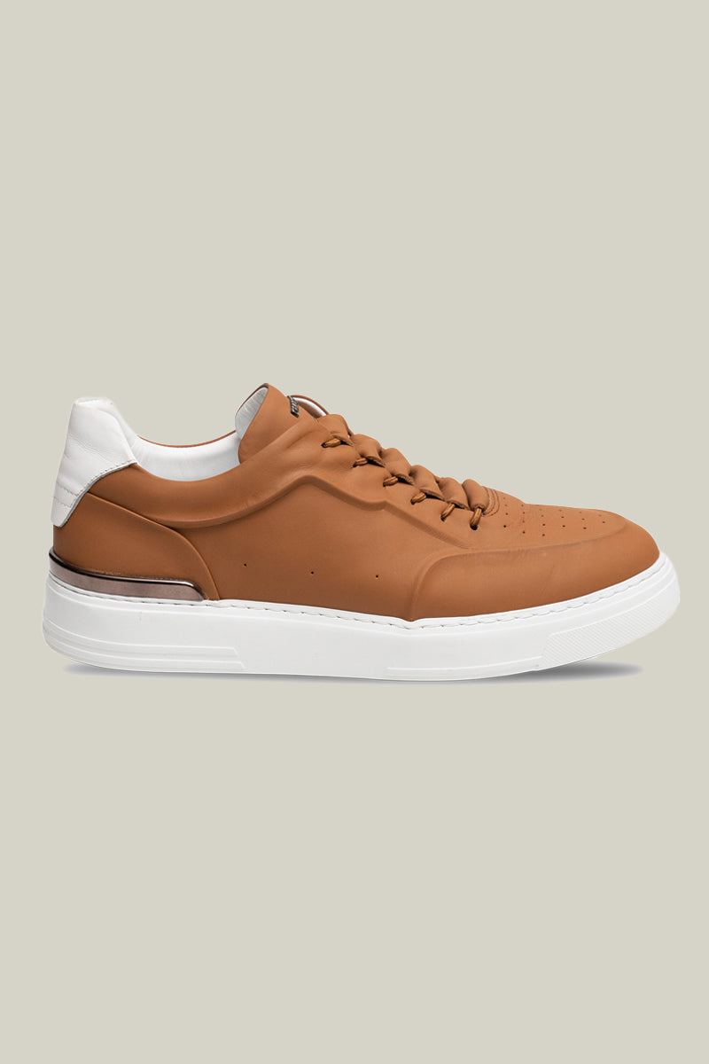 Leather sneakers with concealed lacing.