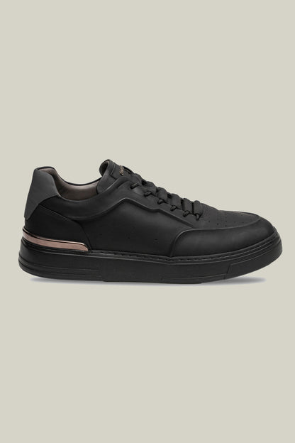 Leather sneakers with concealed lacing.